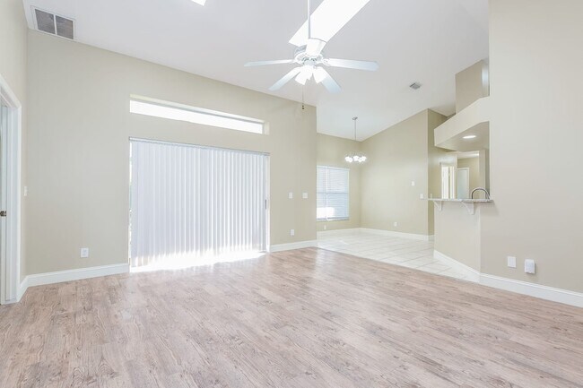 Building Photo - 4385 Long Leaf Dr