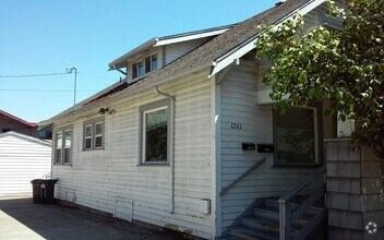 Building Photo - 1-1261 1/2 N Washington St