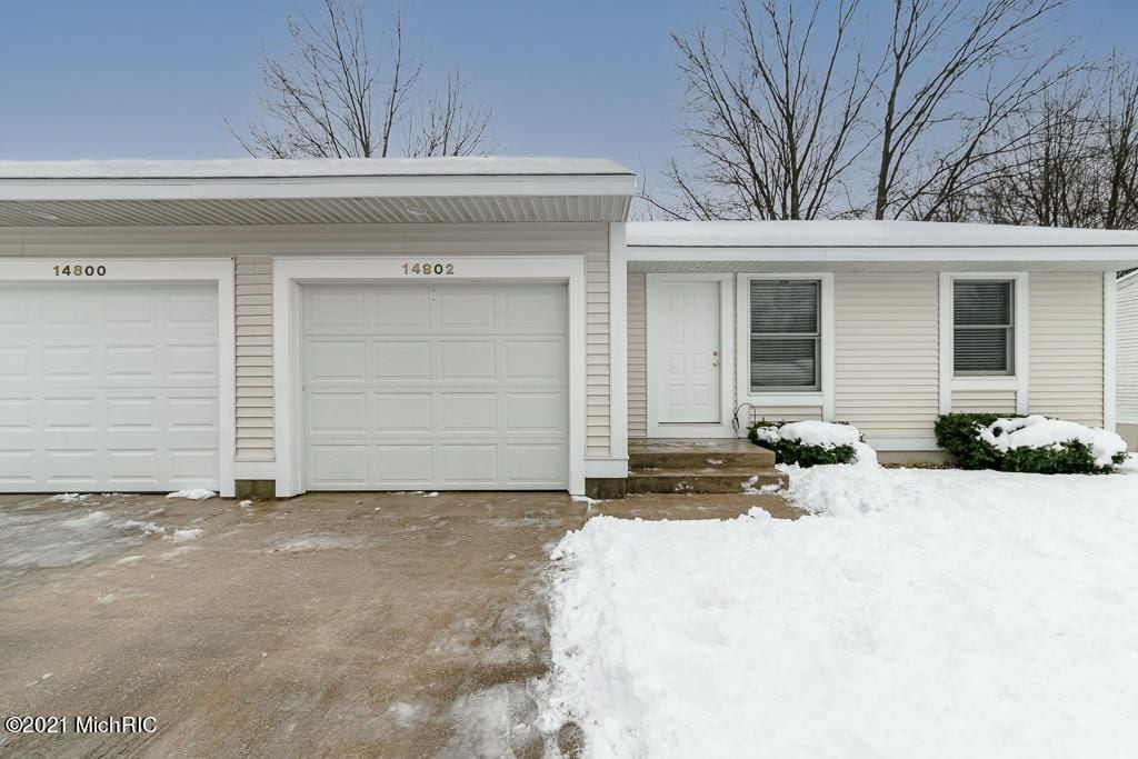 14802 Timber Ln, Spring Lake, MI 49456 Townhome Rentals in Spring