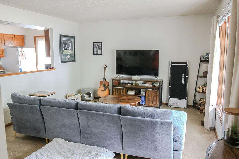 Primary Photo - 3422 West St