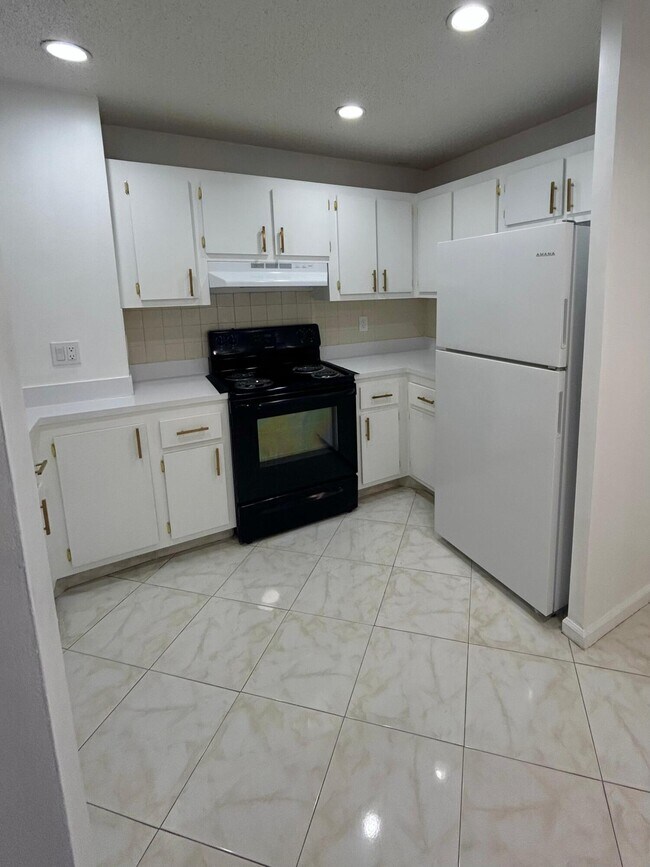 Foto del edificio - 9649 NW 4th St