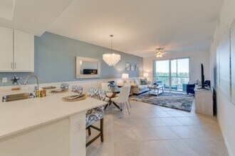 Building Photo - 12320 Wellen Golf St