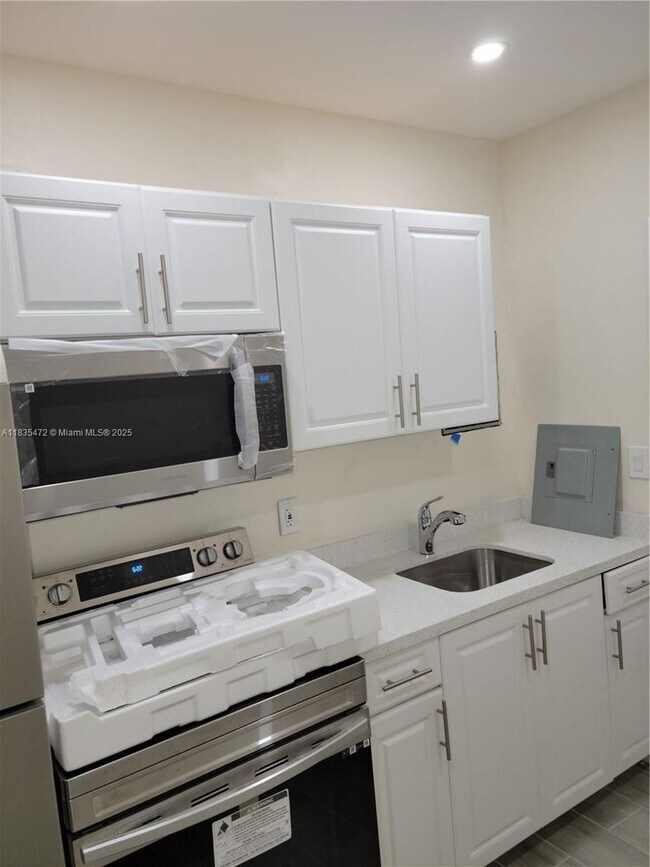 Foto del edificio - 150 NE 82nd Terrace