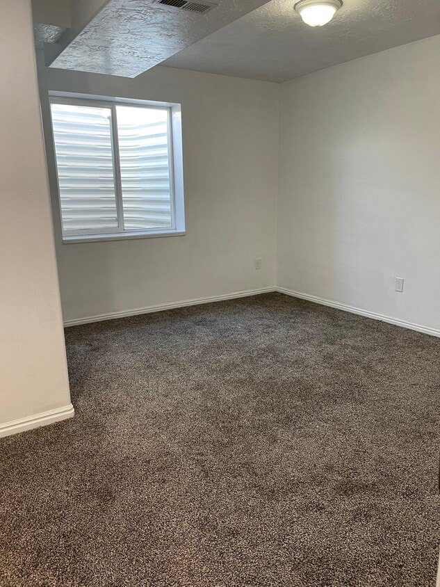 Building Photo - 3048 Hadwen Dr
