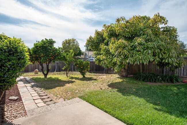 Foto del edificio - Spacious 4bd/2bth Home Available Now!