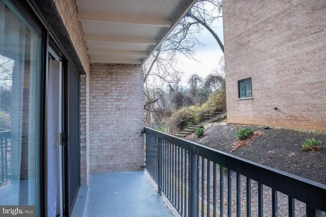 Building Photo - 3200 S 28th St