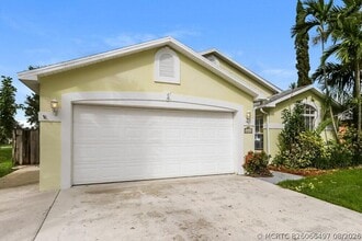 Building Photo - 6285 Lauderdale St