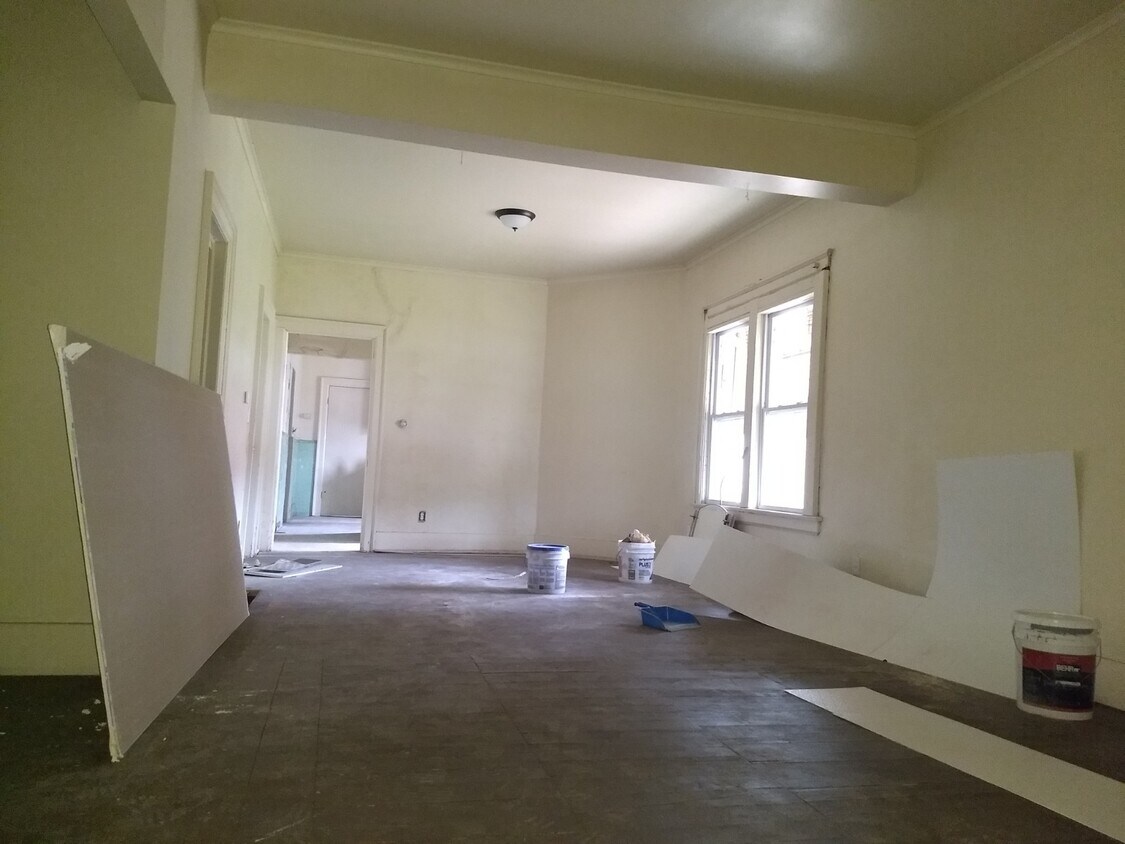 Building Photo - 1790 Genesee St
