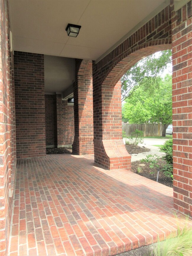 Foto del edificio - Large 4-bedroom with Office in the Estates...