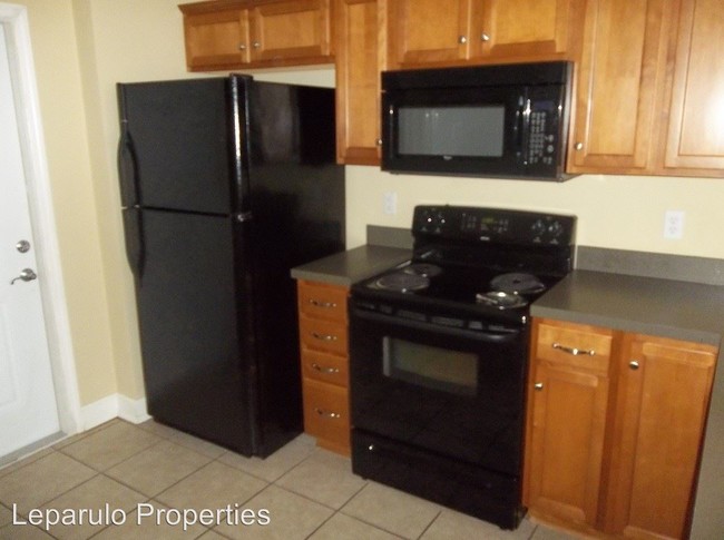 Building Photo - 3 br, 3 bath Room For Rent - 506 Gay Street