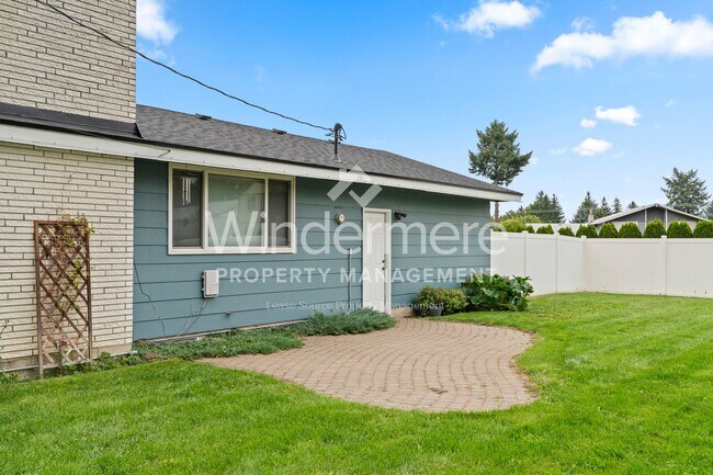 Foto del edificio - **Available July** 4 Bedroom Home In Spokane Valley