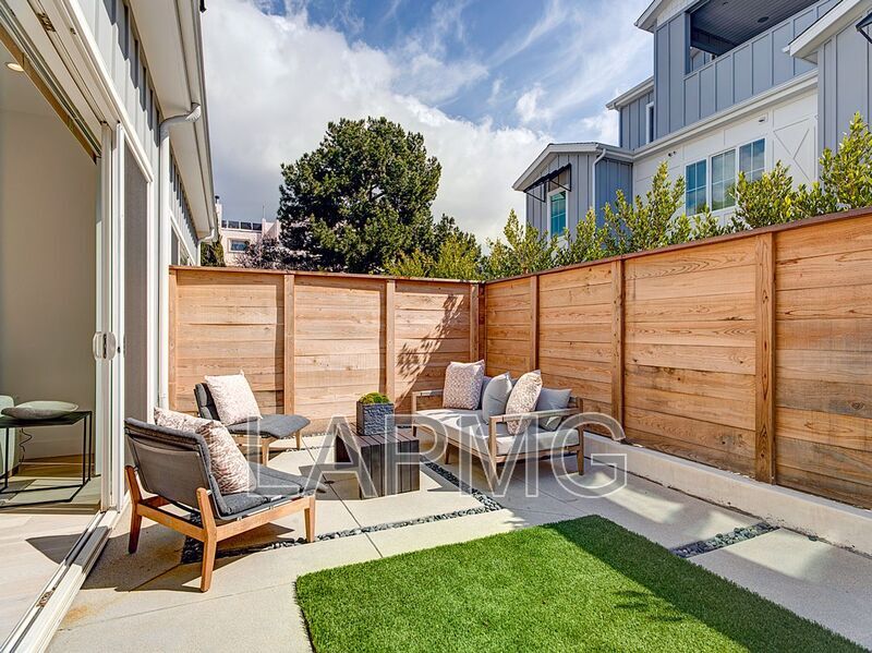 Foto principal - 11975 Mayfield Ave