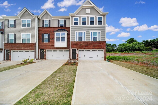 Building Photo - 2528 Grantham Place Dr