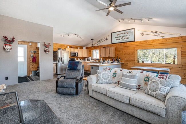 Building Photo - 1353 Alice Rd