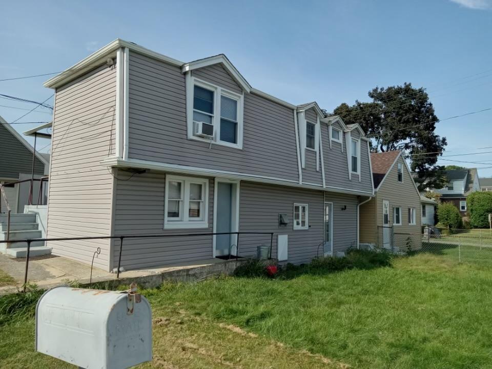 Primary Photo - 1560 Edge St