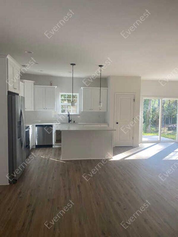 Building Photo - 133 Stilwell Oaks Cir