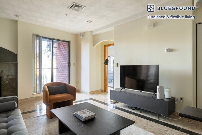 Foto del edificio - 373 Highland Ave
