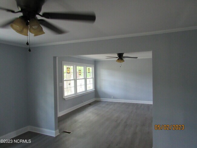Building Photo - 122 Longview Rd