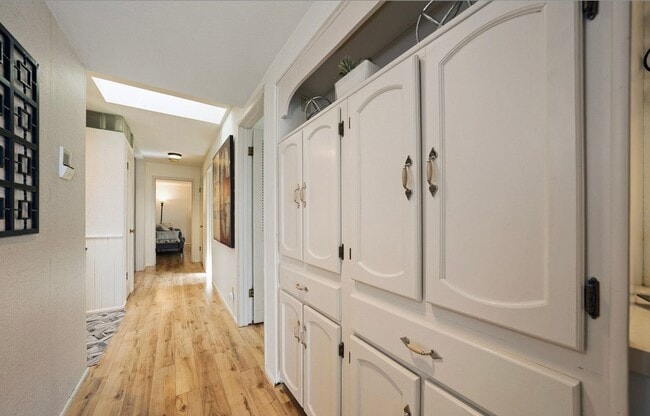 Foto del edificio - Boutique Condo with Stunning Views of Elliot Bay!