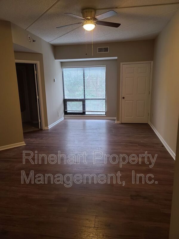 Foto del edificio - 211 Heritage Blvd