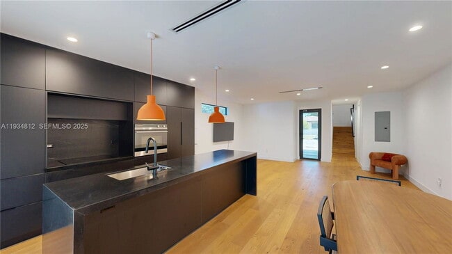 Photo - 353 NW 50th St House