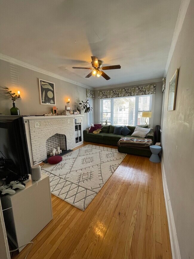 Foto del edificio - 2912 N Albany Ave
