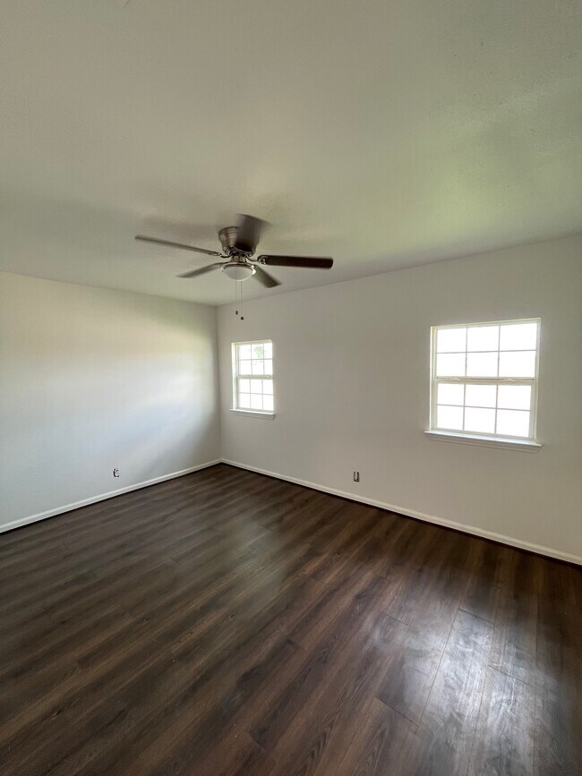 Foto del edificio - 1755 W 6th St