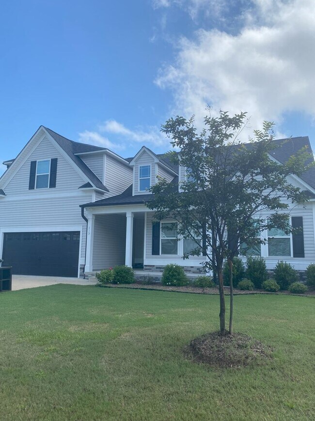 Building Photo - 3 Bed/3 Bath with 2 Bonus Rooms!!!