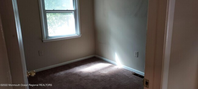 Building Photo - 31 Pin Oak Ln