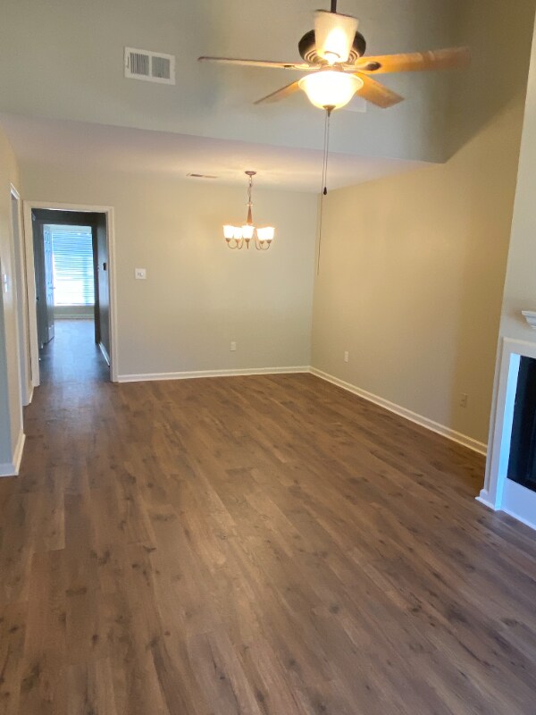 Foto del edificio - 7651 Bles Ave