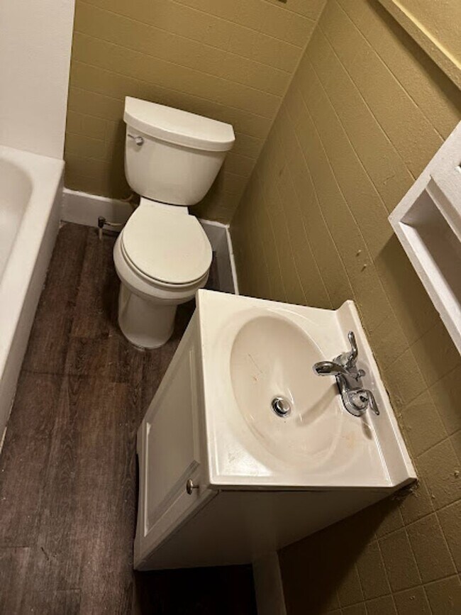 Foto del edificio - MOVE IN SPECIAL!! FIRST MONTH FREE!