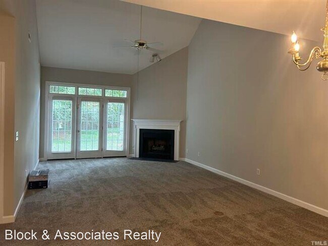 Building Photo - 3 br, 2.5 bath House - 3319 Philmont Drive
