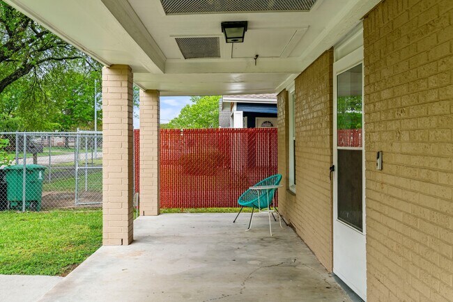 Building Photo - 5217 Claremont St