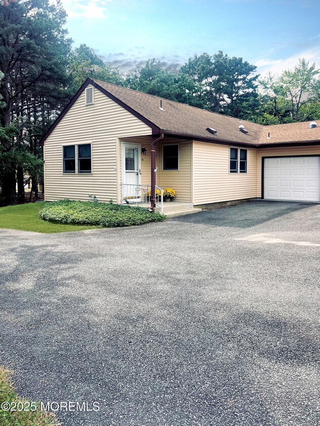 Primary Photo - 3D Quincy Dr