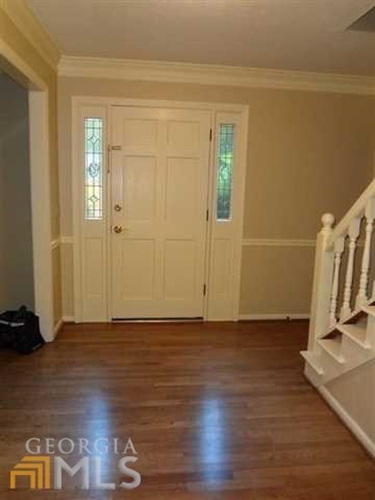 Inside the front door - 3525 Nettle Ln NE