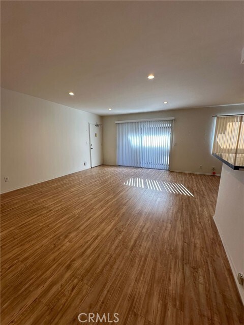 Foto del edificio - 4533 Colbath Ave