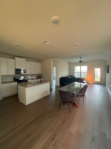 Foto del edificio - 6113 Dumfries Ln