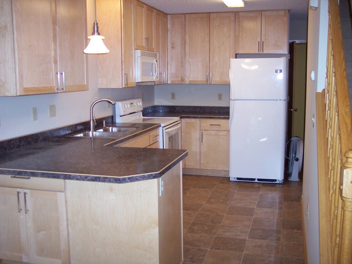 4305 Merrimac Ln, Plymouth, MN 55446 Townhome Rentals in Plymouth MN