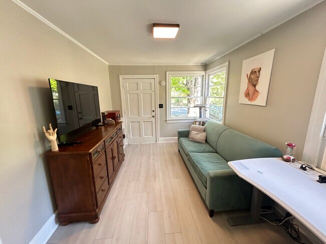 Foto del edificio - 1102 Rumar St