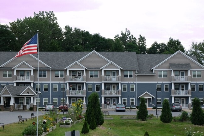 Building Photo - 1 bed, 1 bath independent senior living (5...