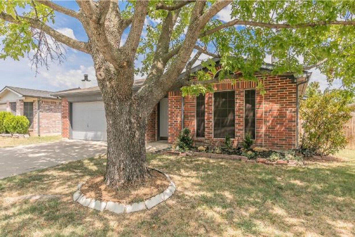 Primary Photo - 8124 Spruce Valley Dr