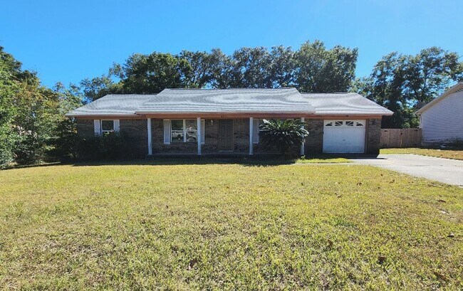Foto del edificio - Open Floorplan, 3BD/3Bath with a Huge Sunr...
