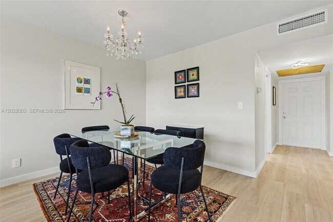 Foto del edificio - 3150 N Palm Aire Dr