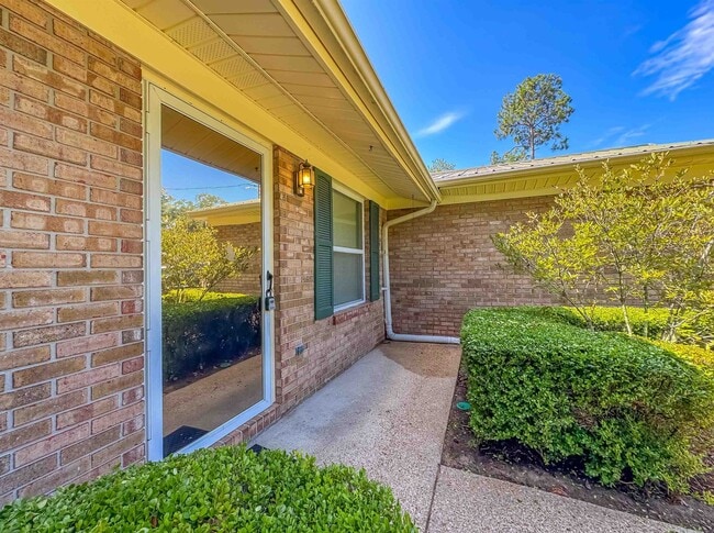 Building Photo - 5617 Old Hickory Ln