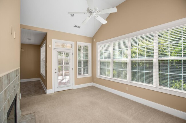 Foto del edificio - One Level Townhome