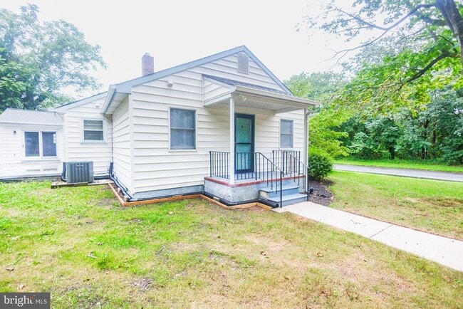 Foto del edificio - 203 Girard Rd N