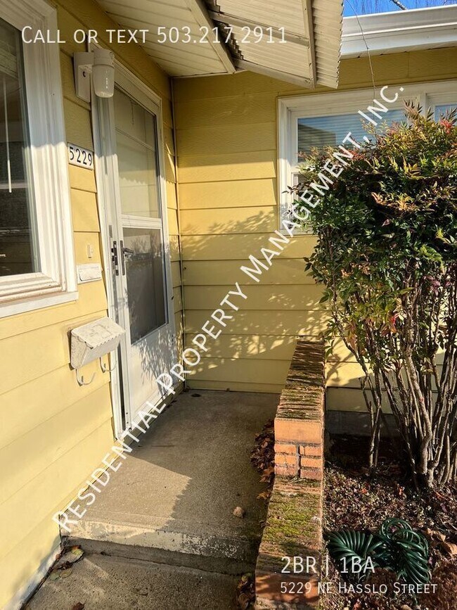 Foto del edificio - NE Portland Duplex Near Frazer Park and Co...