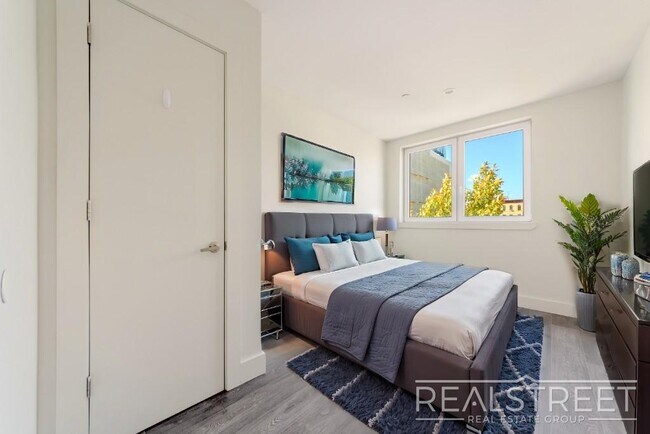 Foto del edificio - Stunning 2 BED w/ Balcony in Bushwick!