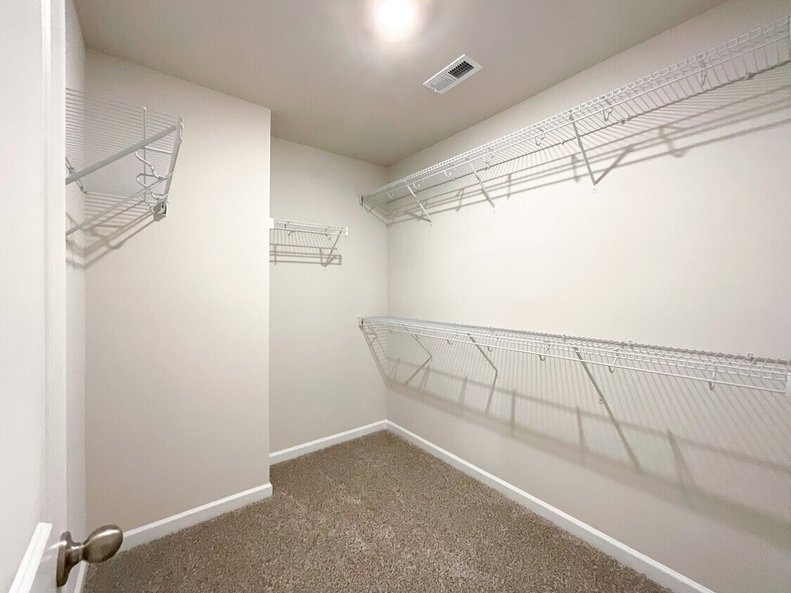 Building Photo - 2108 Morgan Hls Dr