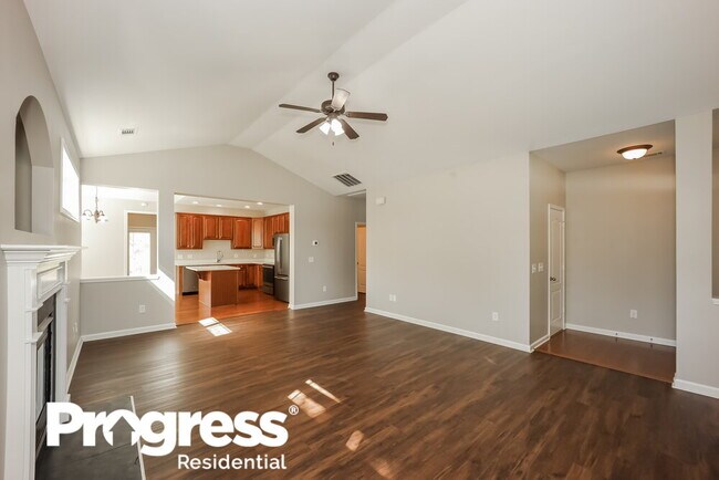 Building Photo - 123 Creekside Way